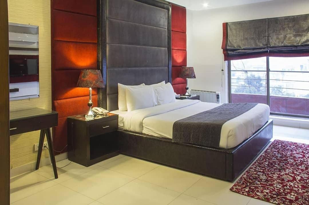 Maisonette Hotel & Apartments Lahore Exterior photo